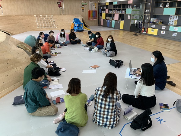 2-7. 놀이활동가들의 팝업놀이터 기획회의 시흥시제공 600x450.jpg
