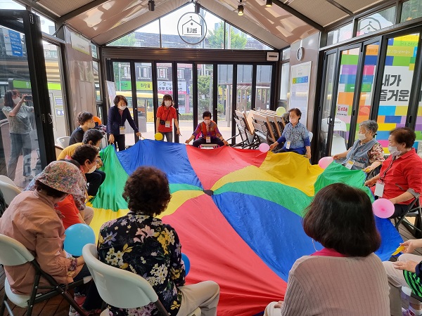 2-8. 어르신 늠내건강학교 시흥시제공 600x450.jpg